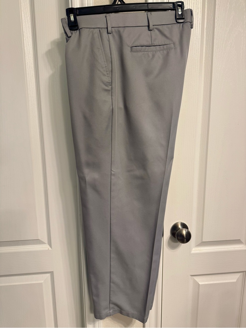 Izod Men's Light Gray Dress Pants